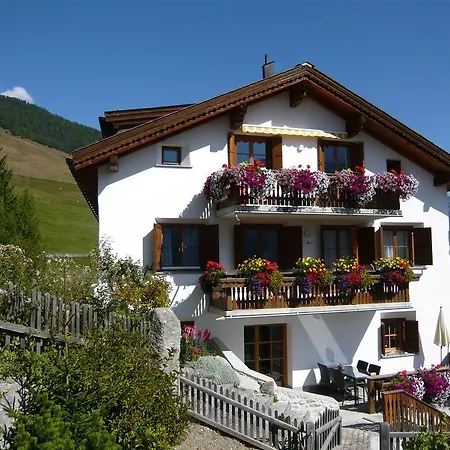 Chasa Vidos 270 - Familie Scandella * Sent